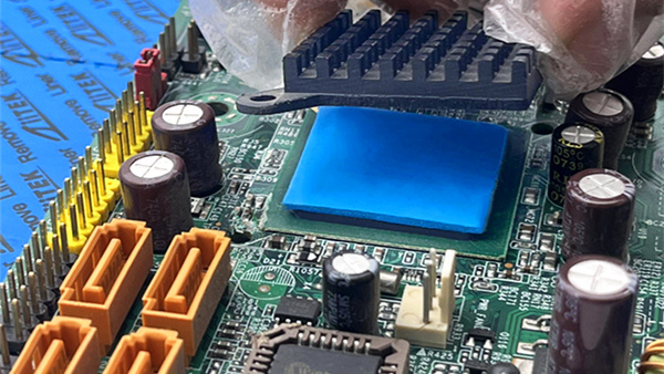 CPU散热器能否不使用导热硅胶片？