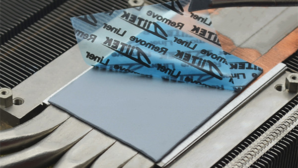 高导热、绝缘、抗震：导热硅胶片在无人机热管理中的核心作用